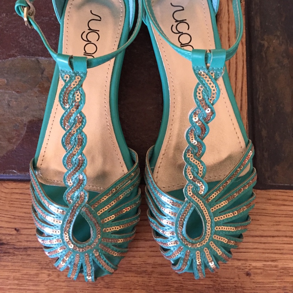 SUGAR SANDALS